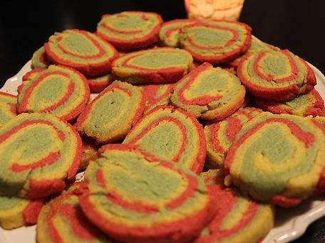Vánoční barevné sušenky